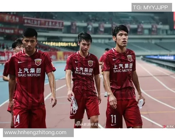 权健与上港2018年对决回顾：激情碰撞与战术较量的精彩瞬间